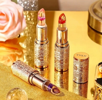 Rtěnka Dubaj s květem od TVLV Magic Color Lipstick